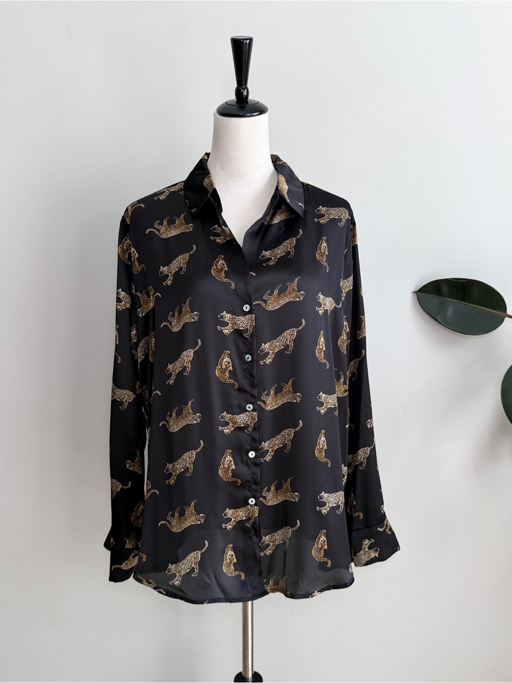 Haver London Satin Cheetah Print Shirt L - Picture 3 of 9